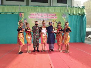 WhatsApp-Image-2020-09-10-at-15.15.41-300x225 Juara 1 Lomba Tari Kreasi Tingkat SMP dan SMA Sederajad 2020
